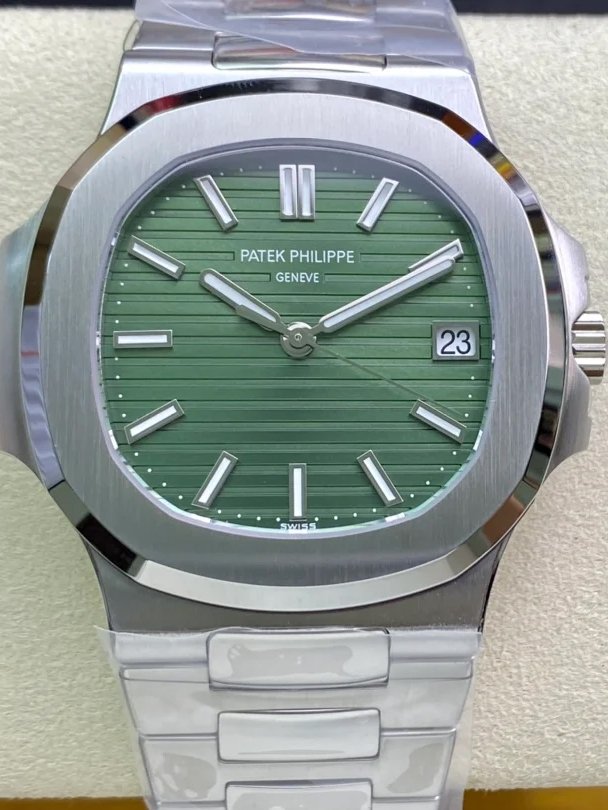 1:1 Superclone Patek Philippe 5711 Nautilus green