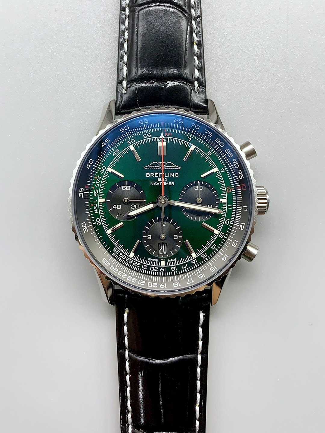Breitling Navitimer B01 Chronograph 43 Green Dial - 904L Steel Casing （1;1Super Clone）