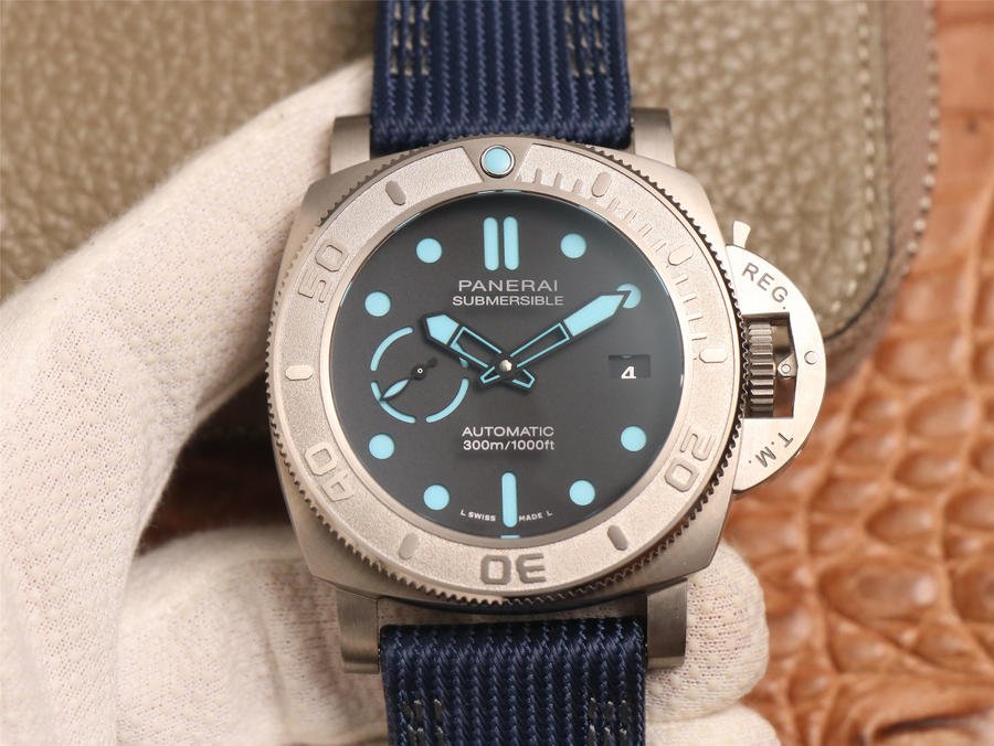 Panerai Luminor Submersible PAM 00984 - 1:1 Superclone